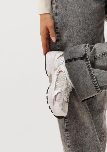 Witte NEW BALANCE Lage sneakers MR530 D Witte NEW BALANCE Lage sneakers MR530 D - large