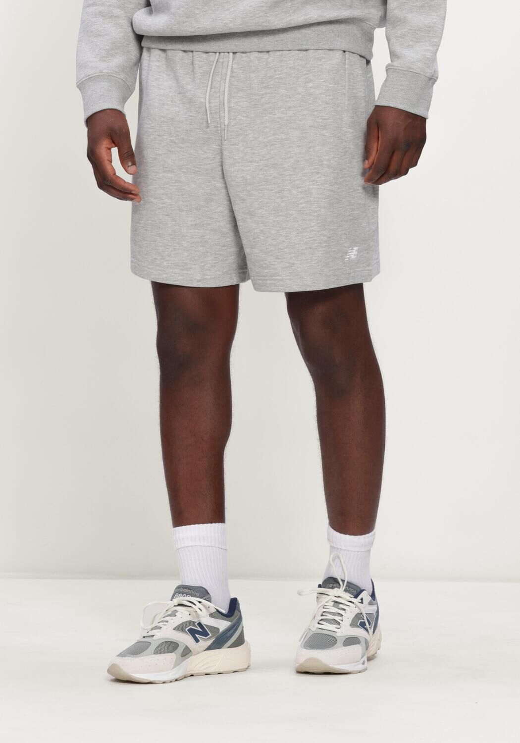 Lichtgrijze NEW BALANCE Sportshorts SE FT SH 7 INCH - large