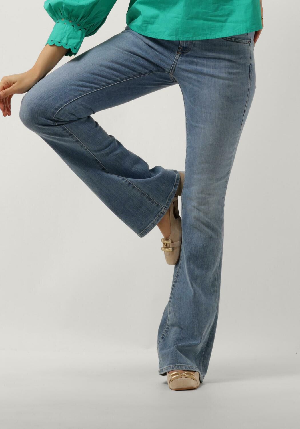 DIESEL Dames Jeans 1969 D-ebbey Lichtblauw