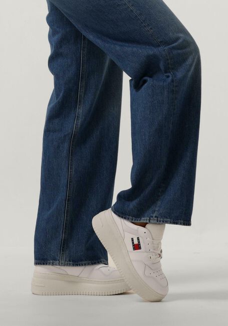 Witte TOMMY JEANS Lage sneakers TJW RETRO BASKET FLATFORM Witte TOMMY JEANS Lage sneakers TJW RETRO BASKET FLATFORM - large