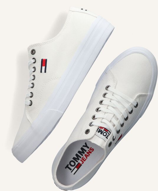 Witte TOMMY HILFIGER Lage sneakers LONG LACE UP VULC Witte TOMMY HILFIGER Lage sneakers LONG LACE UP VULC - large