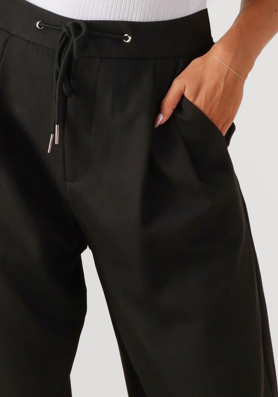 HAUTE L'AMITIÉ Dames Broeken Michelle Tailor Tie Tall Pant Zwart