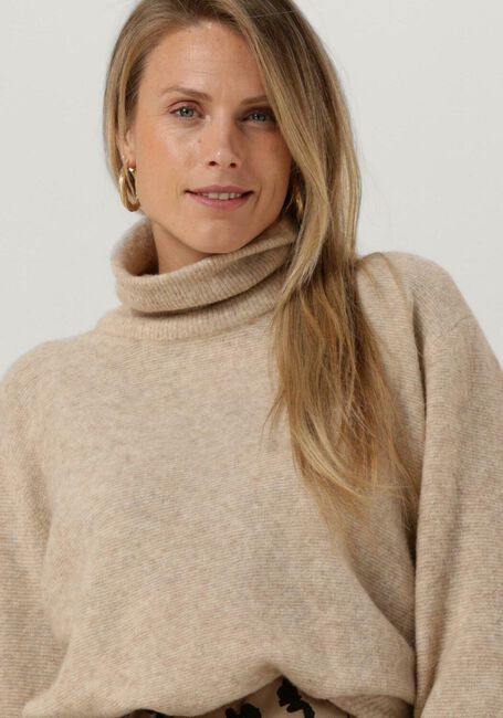 Zand MODSTRÖM Coltrui ADRIAN T-NECK - large