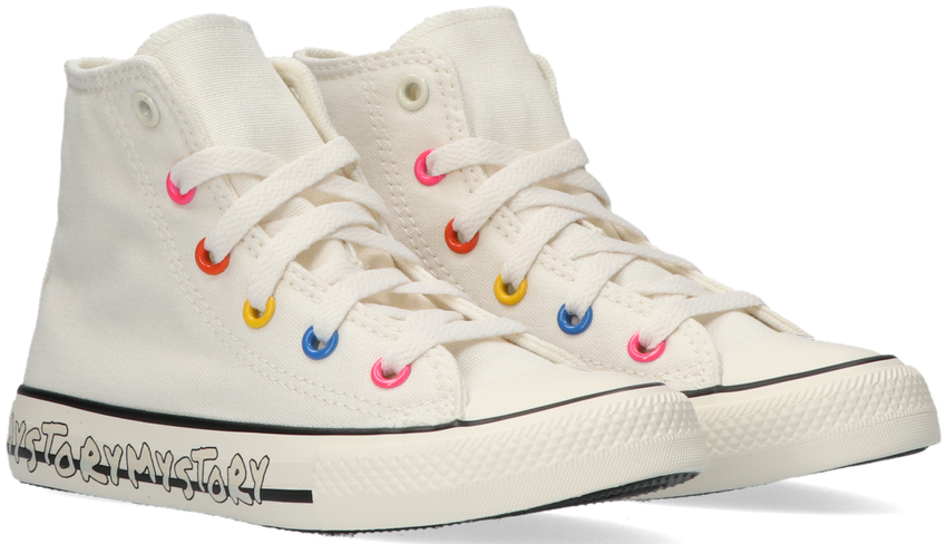 converse fluffy beige
