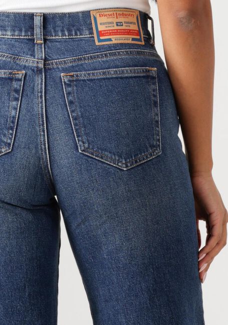 Donkerblauwe DIESEL Wide jeans 1978 D-AKEMI - large