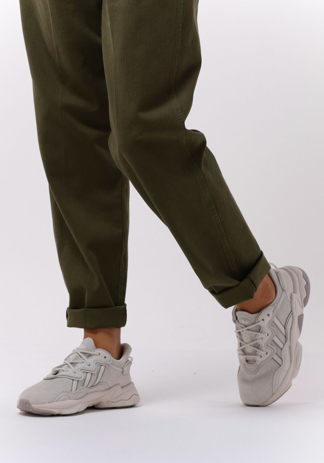 Beige ADIDAS Lage sneakers OZWEEGO WOMEN - large