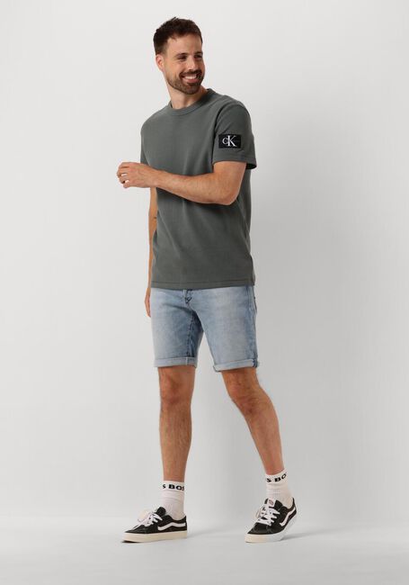 Grijze CALVIN KLEIN T-shirt BADGE WAFFLE TEE - large