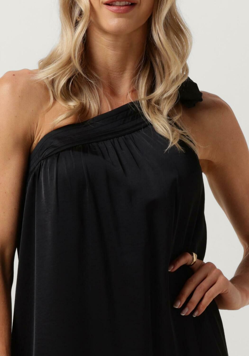 NUKUS Dames Jurken Lainey Dress Zwart
