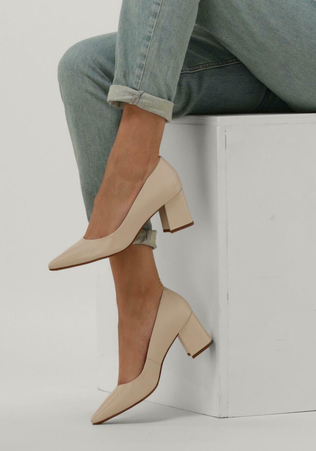 Beige OMODA Pumps BRENDA - large