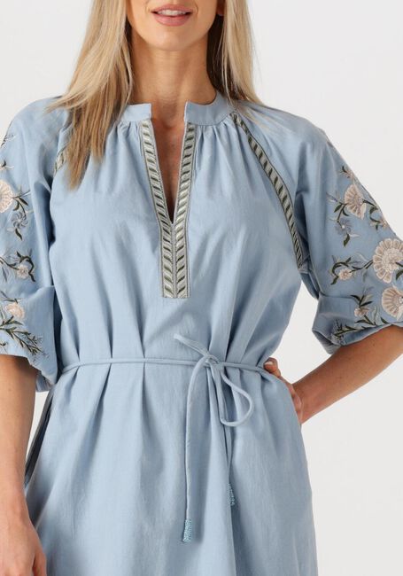 Lichtblauwe AIMEE THE LABEL Maxi jurk MIRANDA - large