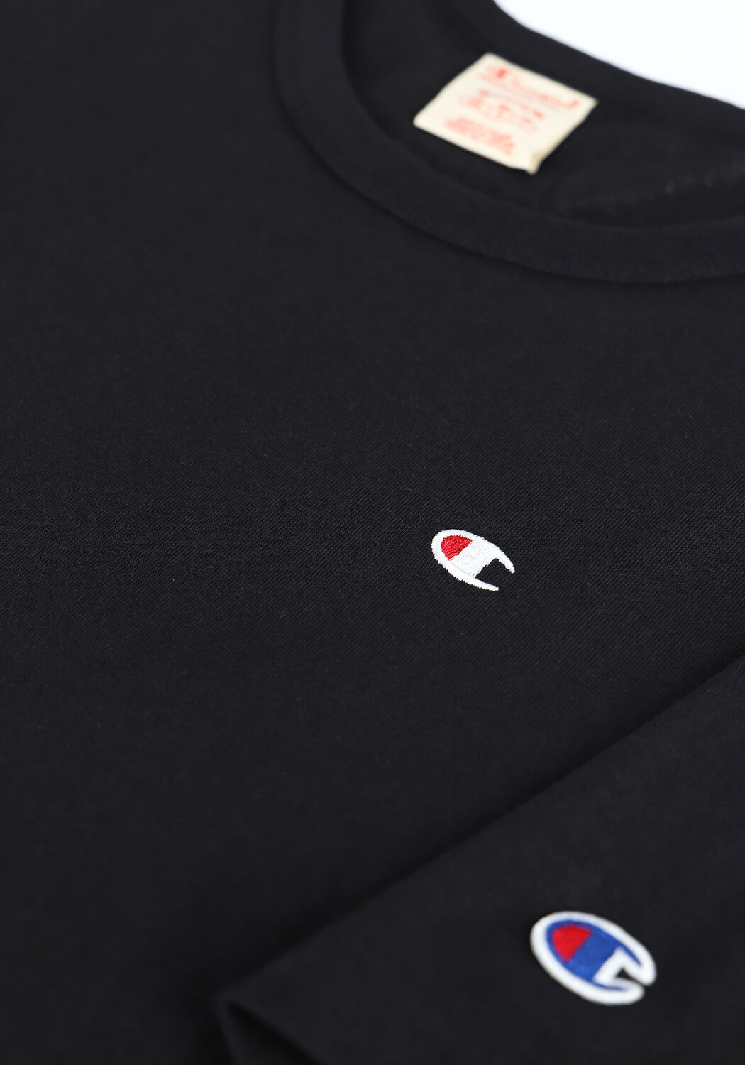 Zwarte CHAMPION T-shirt SMALL C LOGO T-SHIRT - large