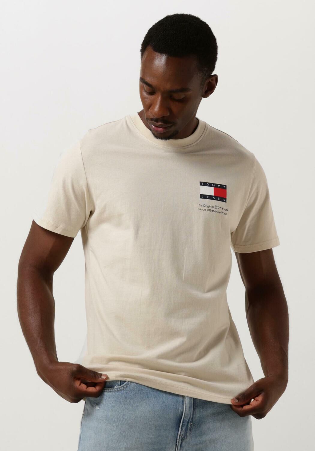 TOMMY JEANS Heren Polo's & T-shirts Tjm Slim Essential Flag Tee Beige