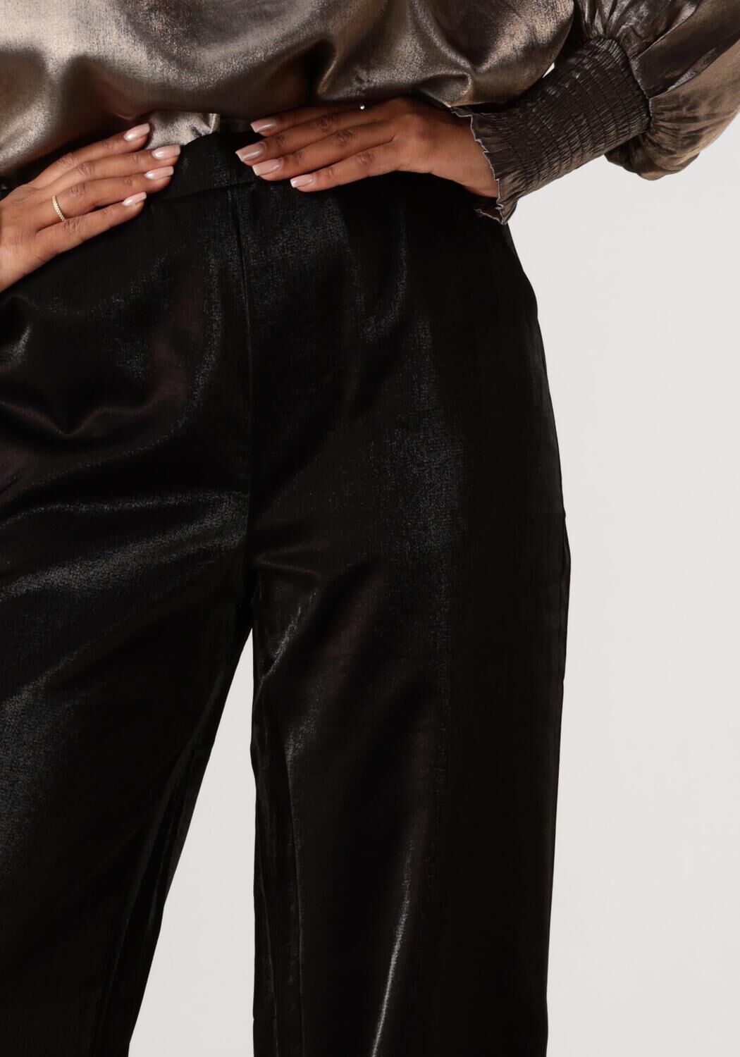 NUKUS Dames Broeken Josephine Pants Shiny Zwart