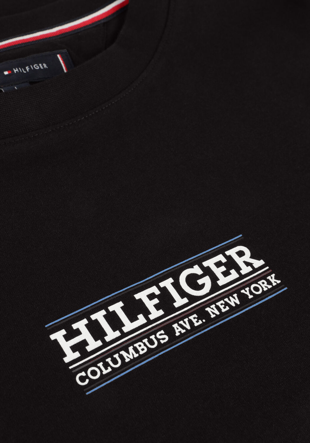 Zwarte TOMMY HILFIGER T-shirt SMALL HILFIGER TEE - large