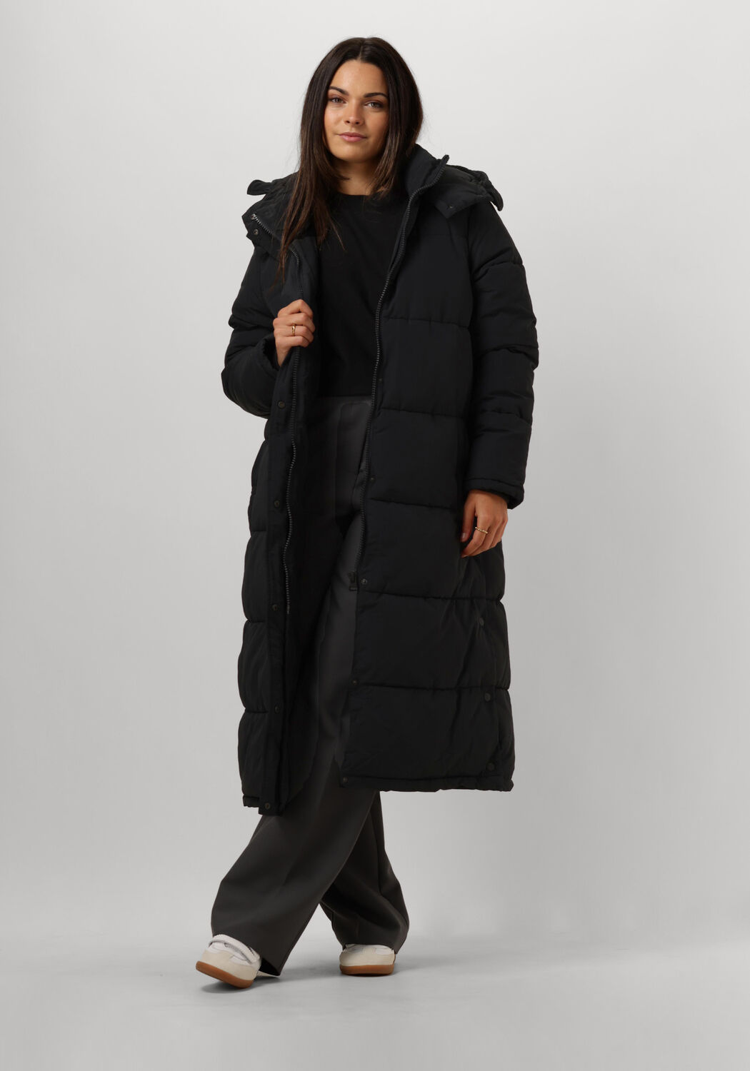 Notre-v Zwarte Gewatteerde Winterjas Black Dames