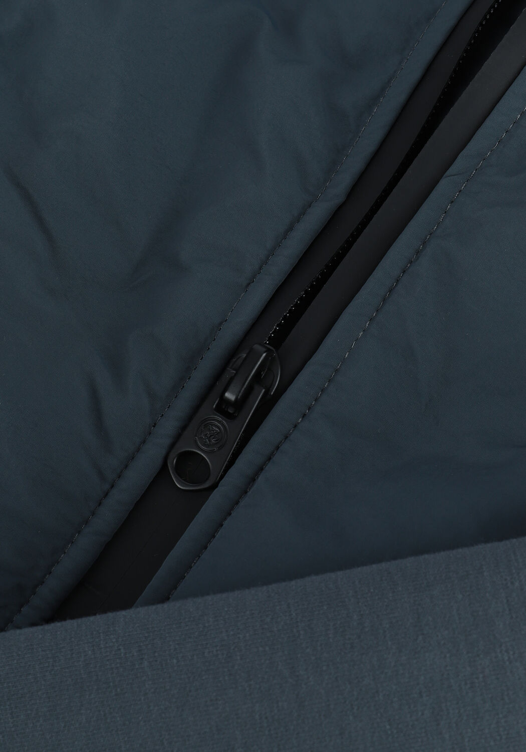 Blauwe CAST IRON Gewatteerde jas HOODED JACKET TECH JERSEY INTERLOCK - large