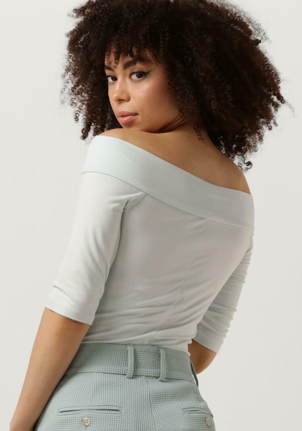 VANILIA Dames Tops & T-shirts Viscose Off Shoulder Ssl Blauw