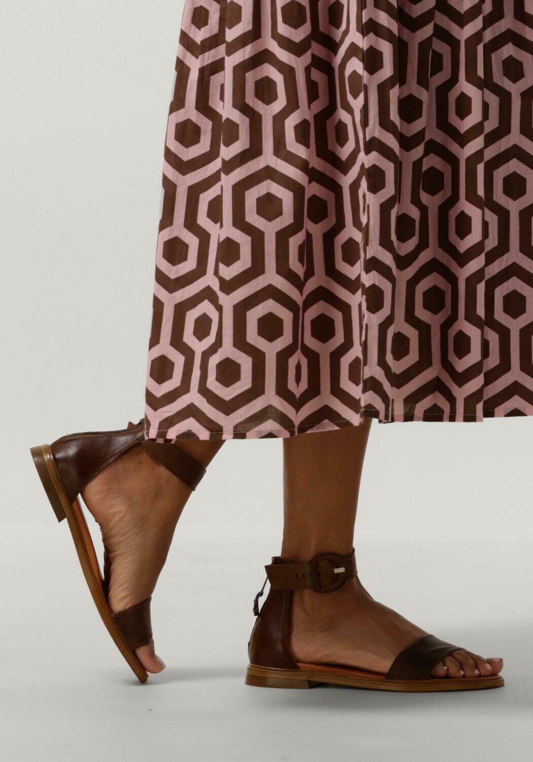 Cognac AYANA Platte sandalen M05060 - large