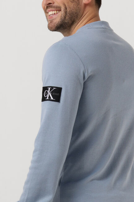 Blauwe CALVIN KLEIN Sweater MONOLOGO BADGE WAFFLE LS TEE - large