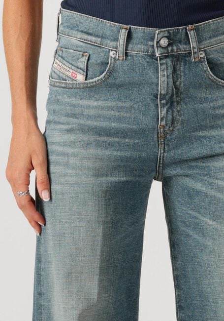 Lichtblauwe DIESEL Wide jeans 1978 D-AKEMI - large