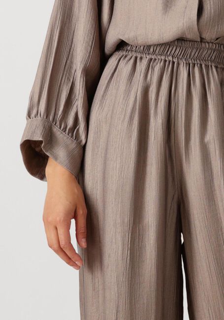 KNIT-TED NOA - large