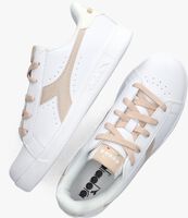 Witte DIADORA Lage sneakers GAME P GS GIRL - medium