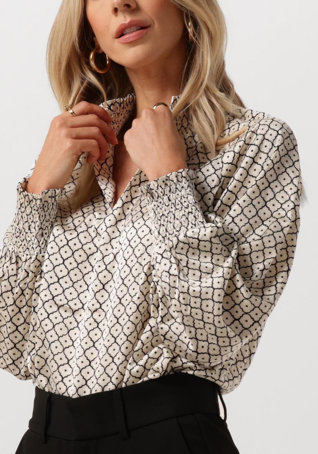 NEO NOIR Dames Blouses Stone Moroccan Tile Blouse Ecru