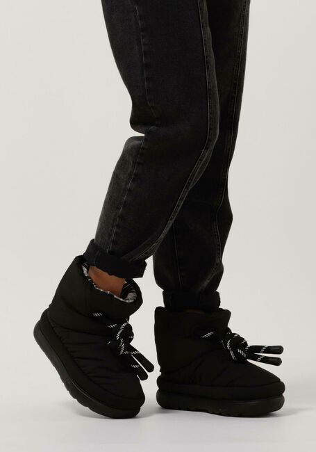 Zwarte UGG Enkelboots W CLASSIC MAXI SHORT - large