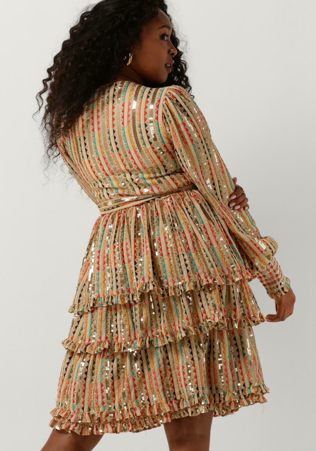 EST'SEVEN Dames Jurken City Dress Zand