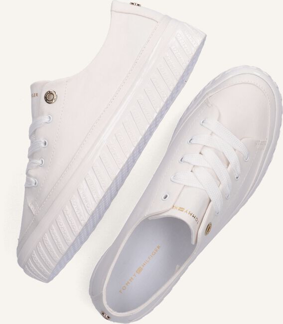 Witte TOMMY HILFIGER Lage sneakers SHINY FLATFORM VULC Witte TOMMY HILFIGER Lage sneakers SHINY FLATFORM VULC - large