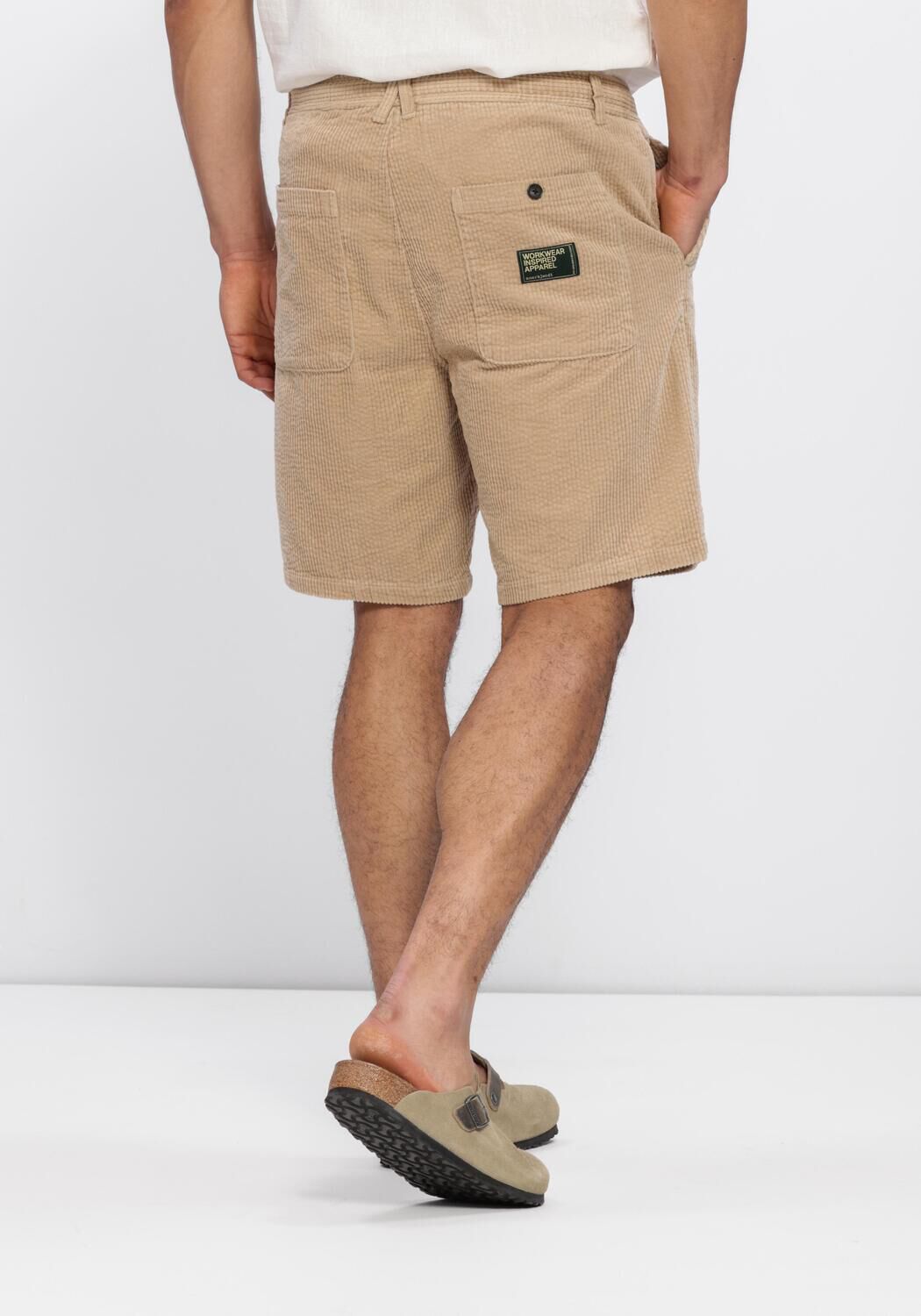 Beige ANERKJENDT Korte broek AKJAN CORDUROY SHORTS - large