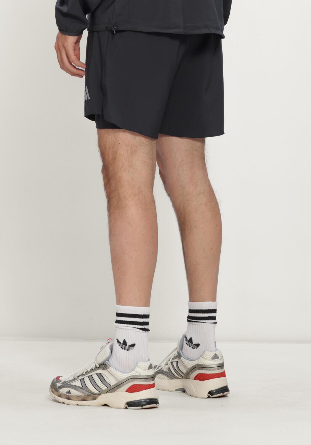 ADIDAS Heren Broeken Run Ess 21 S M Zwart