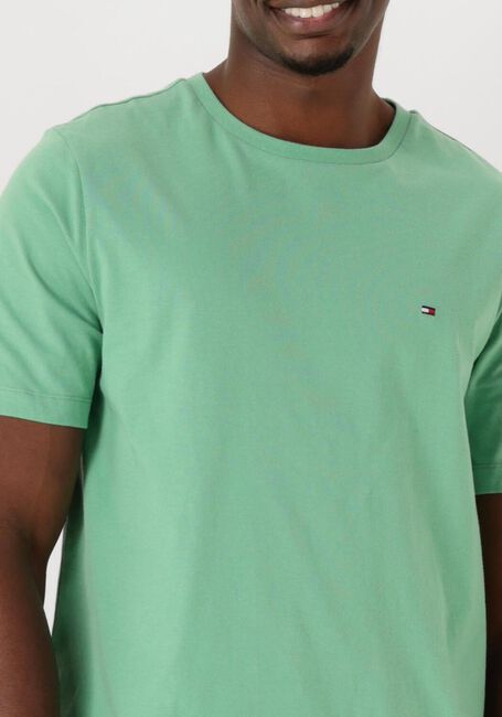 Groene TOMMY HILFIGER T-shirt ESS SEASONAL REG FIT SOLID TEE - large