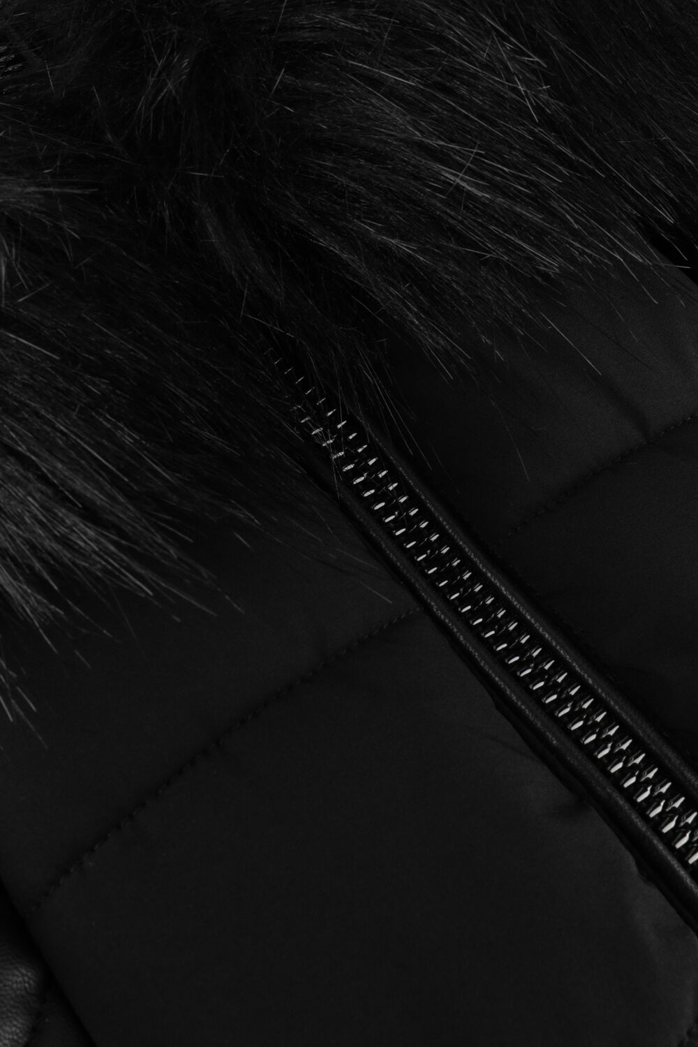 Zwarte GUESS Gewatteerde jas NEW OXANA JACKET 1 - large