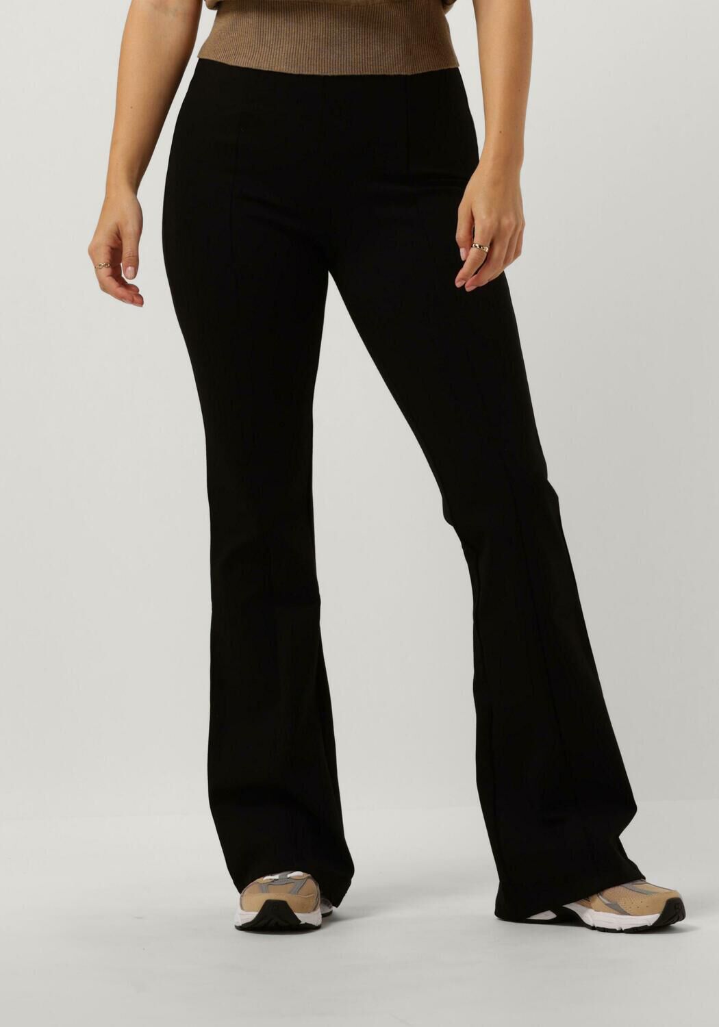 MINUS Dames Broeken Marcia High Waisted Flared Pant Zwart