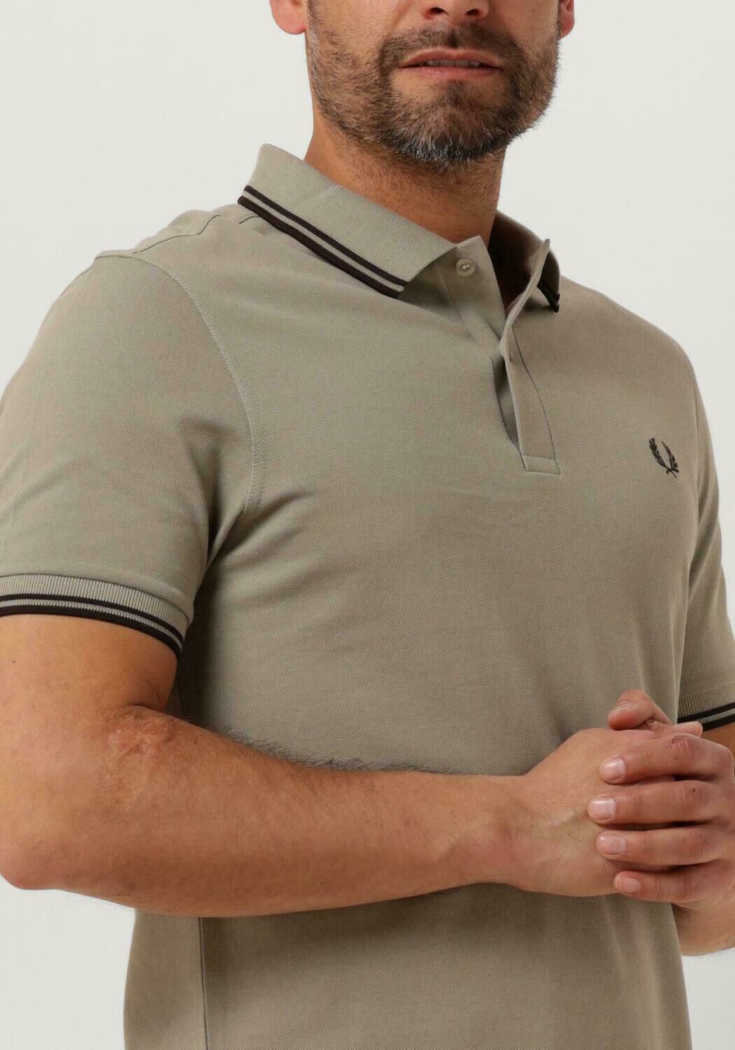 FRED PERRY Heren Polo's & T-shirts The Twin Tipped Shirt Olijf