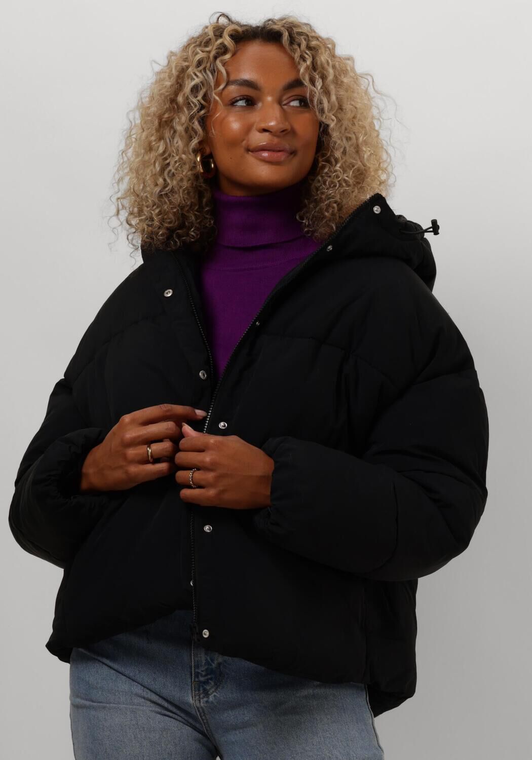 Notre-v Zwarte Gewatteerde Jas voor Vrouwen Black Dames