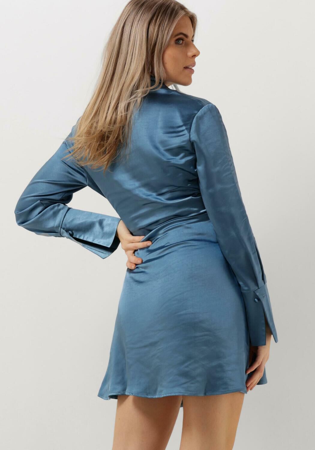 COLOURFUL REBEL Dames Jurken Mette Satin Wrap Dress Blauw