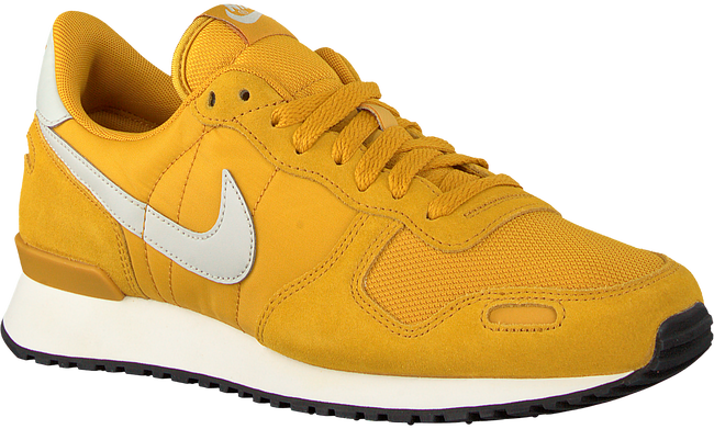 nike air ribbed beige