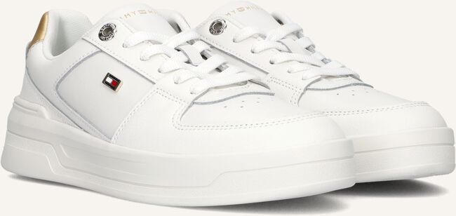 Witte TOMMY HILFIGER Lage sneakers ESSENTIAL BASKET SNEAKER Witte TOMMY HILFIGER Lage sneakers ESSENTIAL BASKET SNEAKER - large