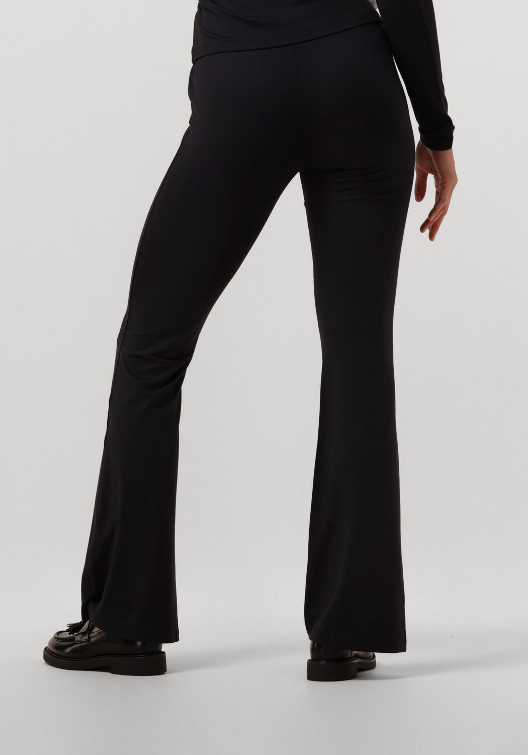 NOTRE-V Dames Broeken Nv Celeste Flared Pants Zwart