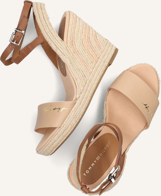 Beige TOMMY HILFIGER Sandalen ELEVATED TH WEDGE Beige TOMMY HILFIGER Sandalen ELEVATED TH WEDGE - large