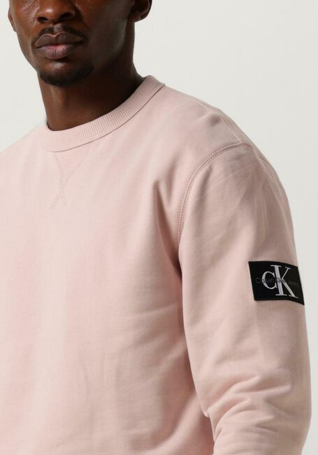 Lichtroze CALVIN KLEIN Sweater BADGE CREW NECK - large
