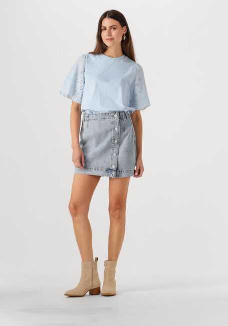 Lichtblauwe Y.A.S. T-shirt YASLEX SS TOP W. EMB SLEEVES S. NOOS - large