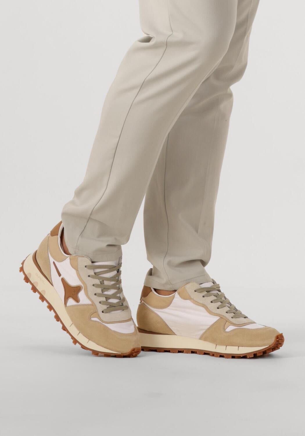 Bruine AMA BRAND DELUXE Lage sneakers S.RUN - large