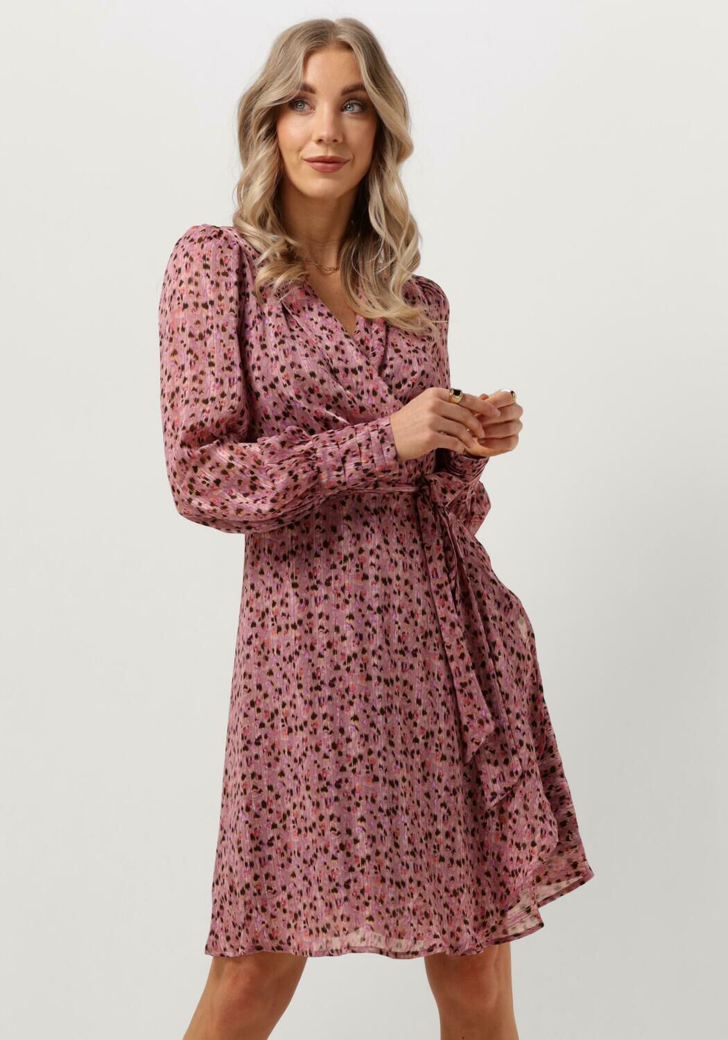 NOTRE-V Dames Jurken Short Printed Wrap Dress Lila