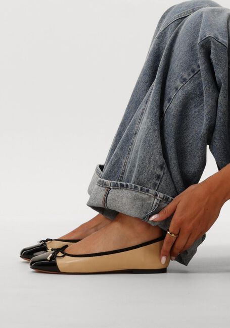 Beige INUOVO Ballerina's A94001 - large