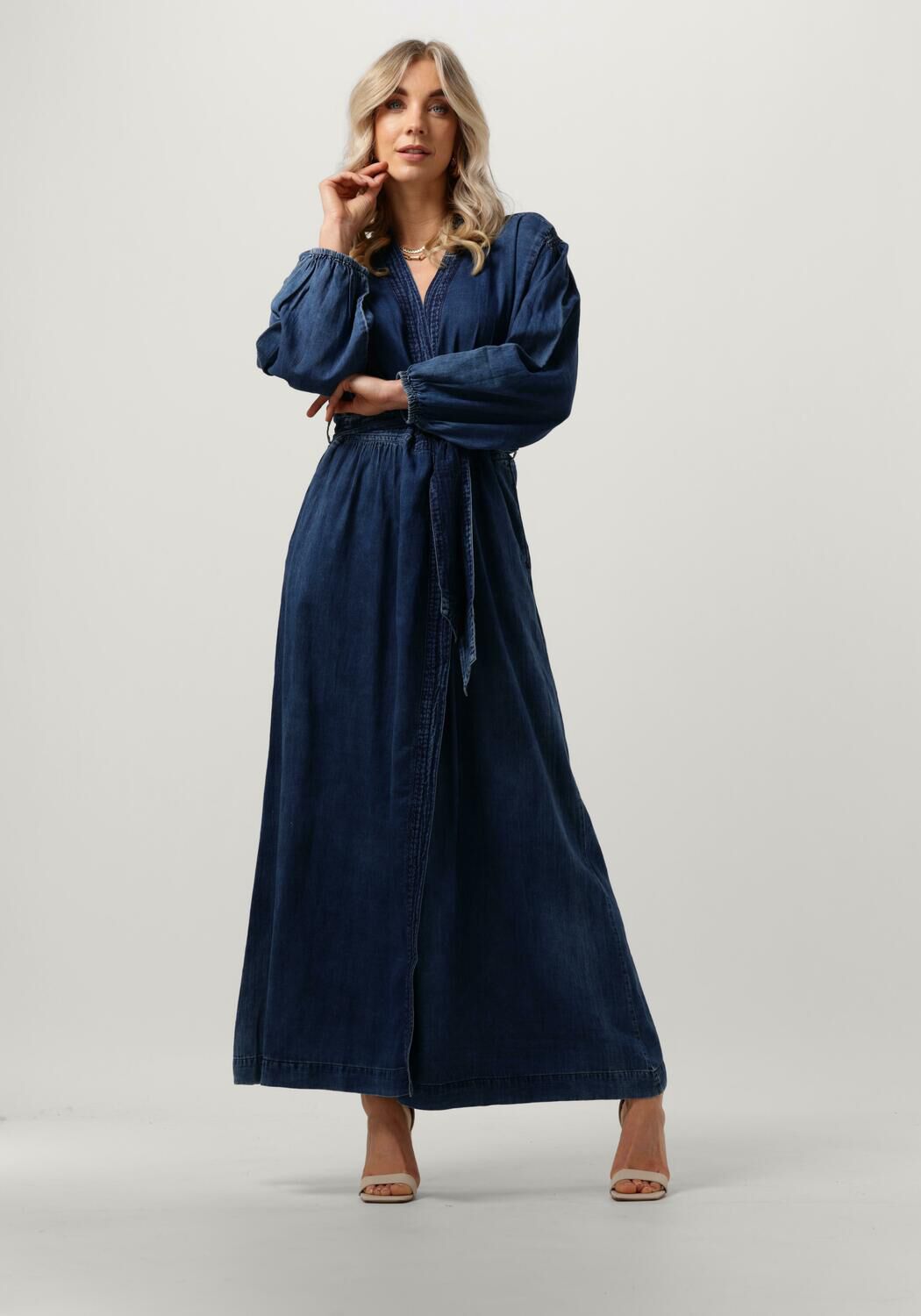 Blauwe SUMMUM Maxi jurk DRESS COTTON INDIGO SATEEN Omoda