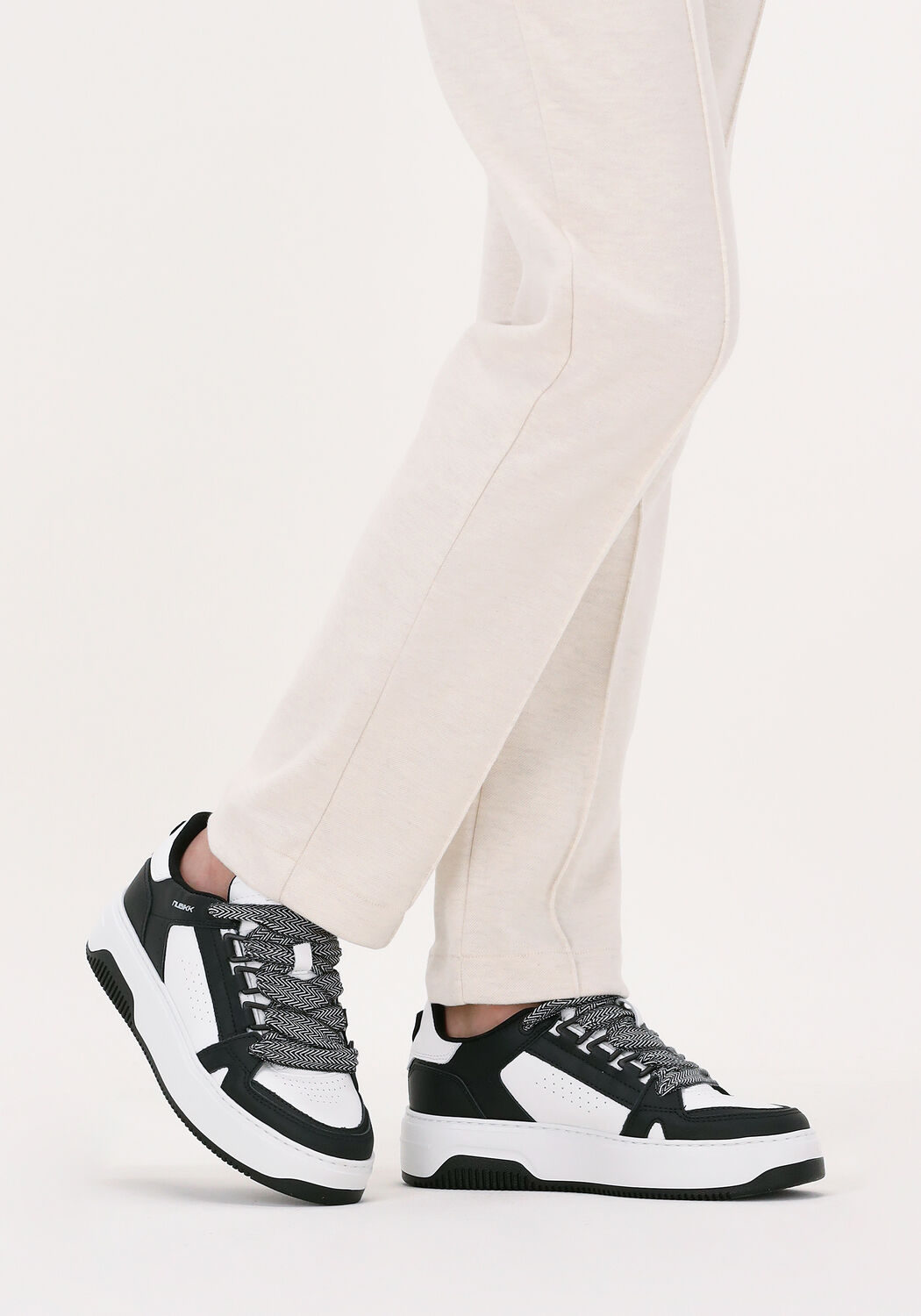 Zwarte sneakers dames nubikk shop
