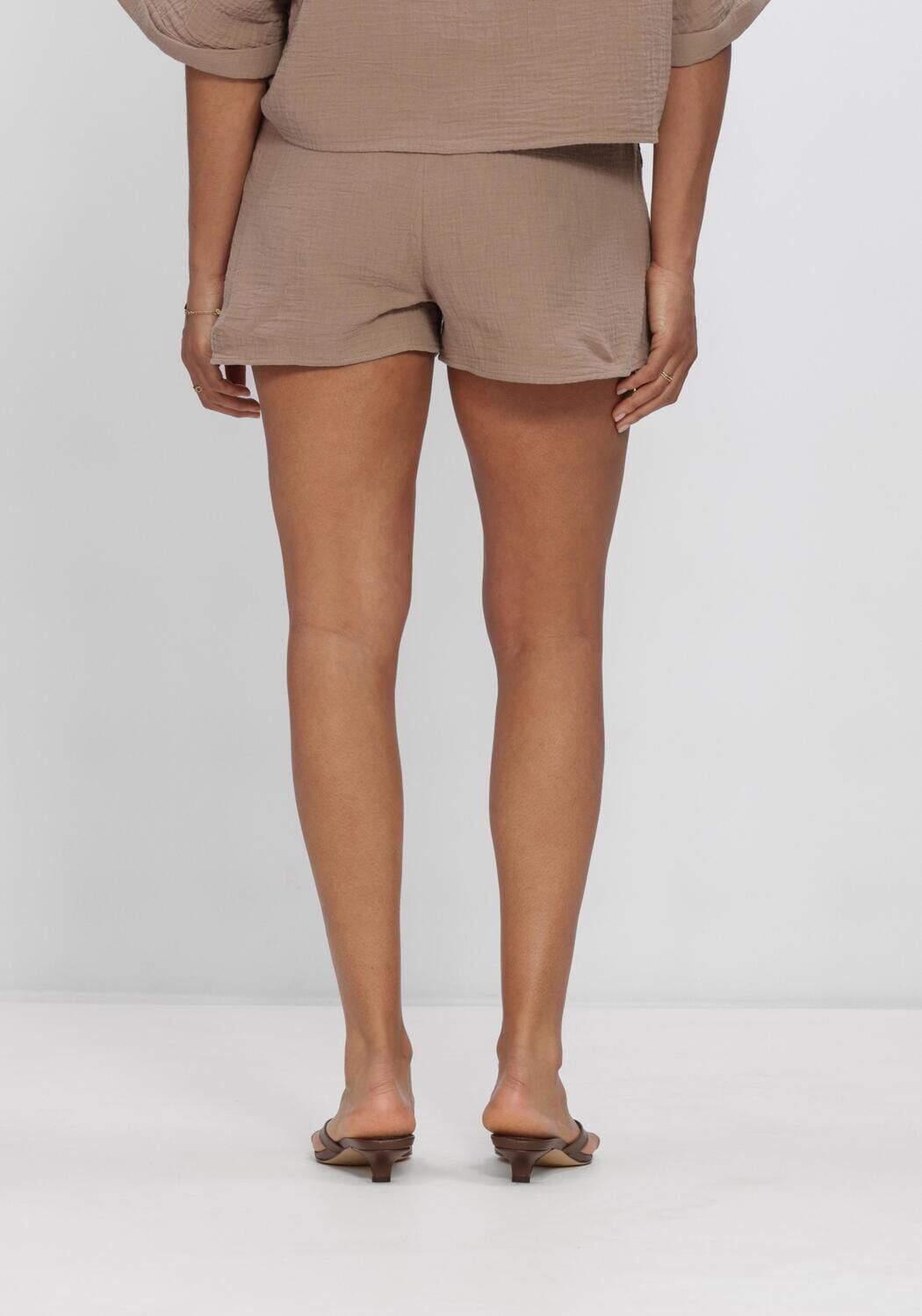 Taupe ALIX THE LABEL Broeken LADIES WOVEN CRINKLE SHORTS - large
